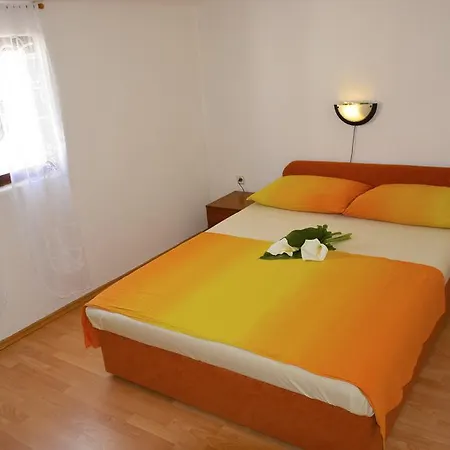 Appartement Kristina Vir